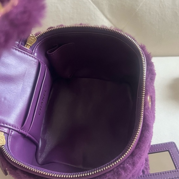 Chanel Shearling Lambskin Top Handel Vanity Bag - Picture 10 of 16